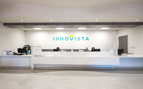 Innovista Desk